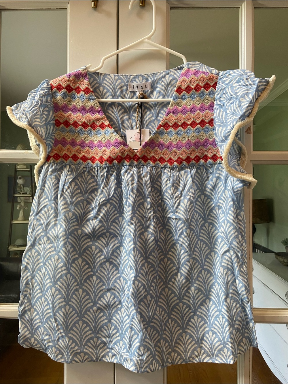 NWT THML Clothing Flutter Sleeve Top Size Large